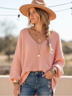 Free People Tunic Sweater in Pink Lightning. Size M/L